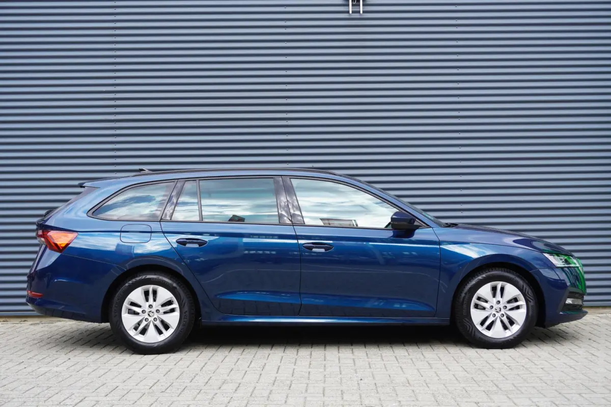 1.0 TSI 110pk Ambition | Navigatie | Smart Link | Parkeersensoren Voor + Achter