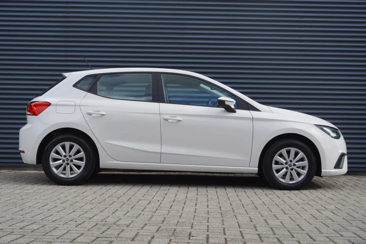 1.0 EcoTSI 95pk Style | Climatronic | FullLink | PDC Achter