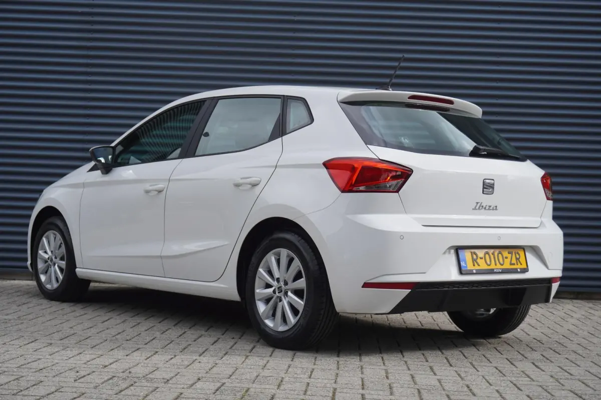1.0 EcoTSI 95pk Style | Climatronic | FullLink | PDC Achter