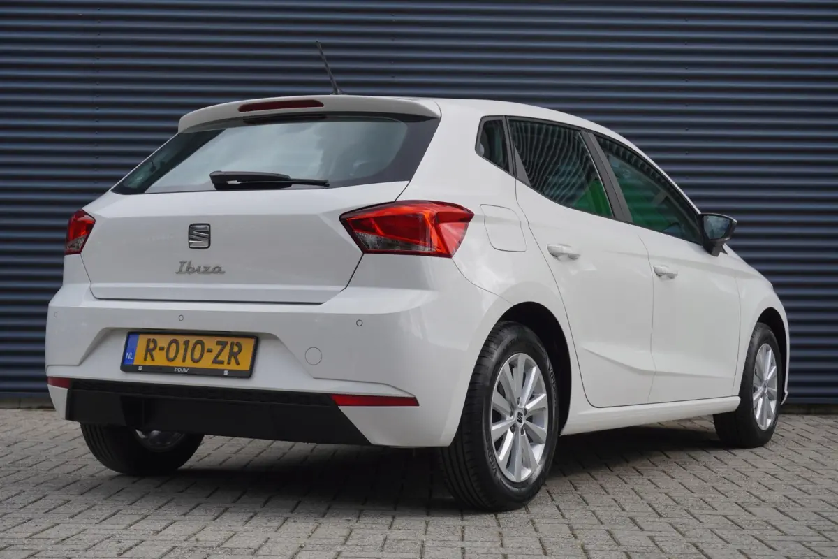 1.0 EcoTSI 95pk Style | Climatronic | FullLink | PDC Achter