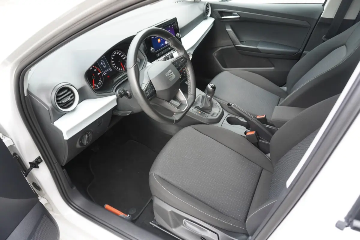1.0 EcoTSI 95pk Style | Climatronic | FullLink | PDC Achter
