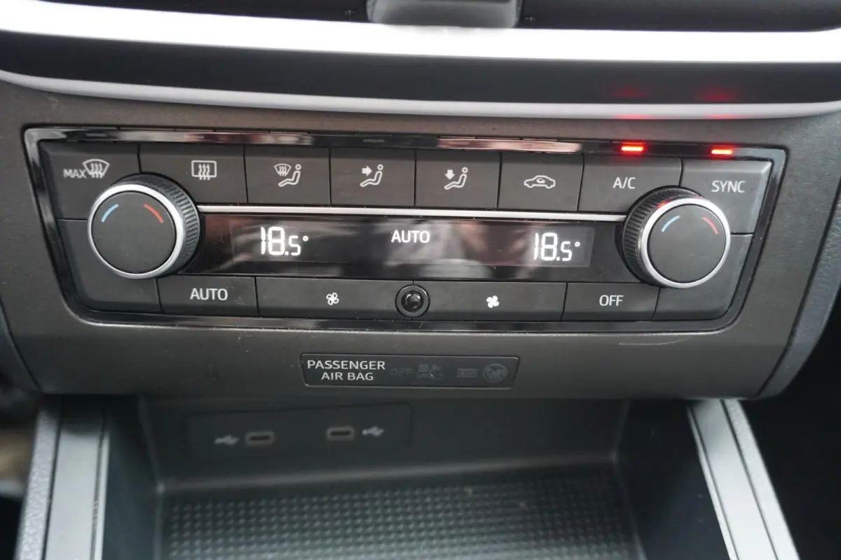 1.0 EcoTSI 95pk Style | Climatronic | FullLink | PDC Achter
