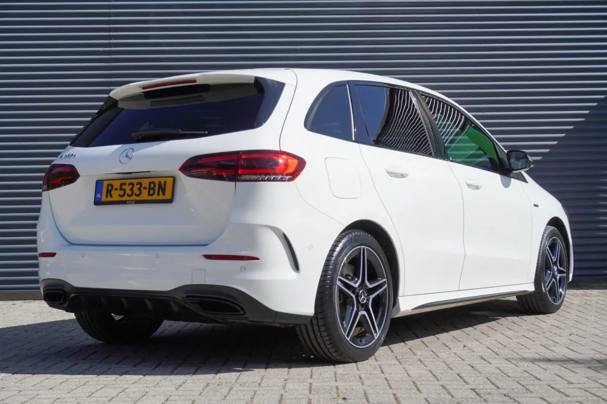 250e 218pk Premium Plus AMG | SoH 95% |  Stoelverwarming | Apple CarPlay/ Android Auto | Navigatie | Achteruitrijcamera