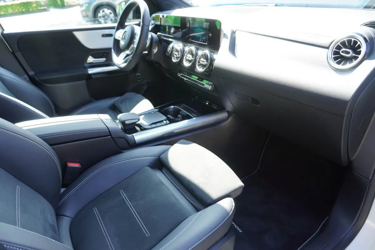 250e 218pk Premium Plus AMG | SoH 95% |  Stoelverwarming | Apple CarPlay/ Android Auto | Navigatie | Achteruitrijcamera
