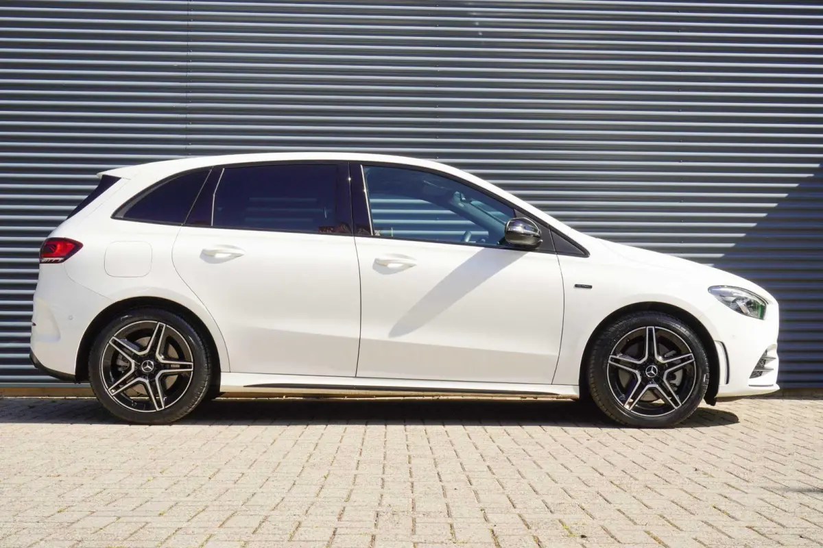 250e 218pk Premium Plus AMG | SoH 95% |  Stoelverwarming | Apple CarPlay/ Android Auto | Navigatie | Achteruitrijcamera