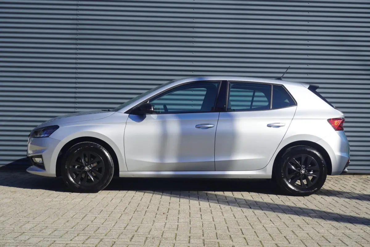 1.0 TSI 95pk Business Edition | Stoelverwarming | PDC Voor & Achter | Achteruitrijcamera | SmartLink
