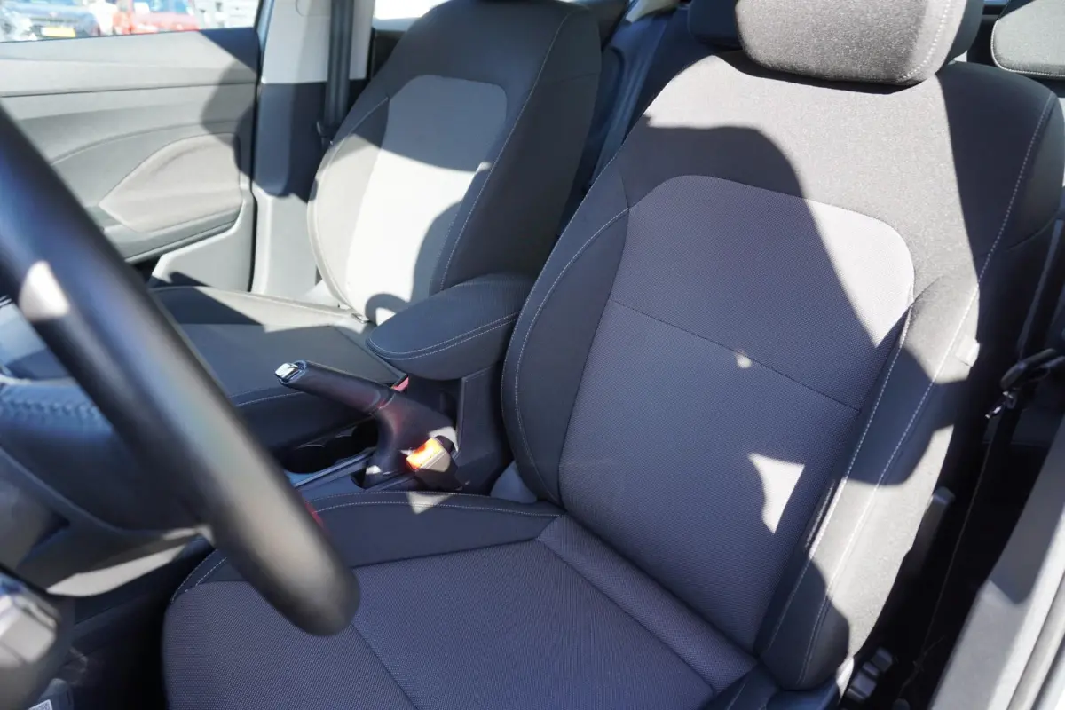 1.0 TSI 95pk Business Edition | Stoelverwarming | PDC Voor & Achter | Achteruitrijcamera | SmartLink
