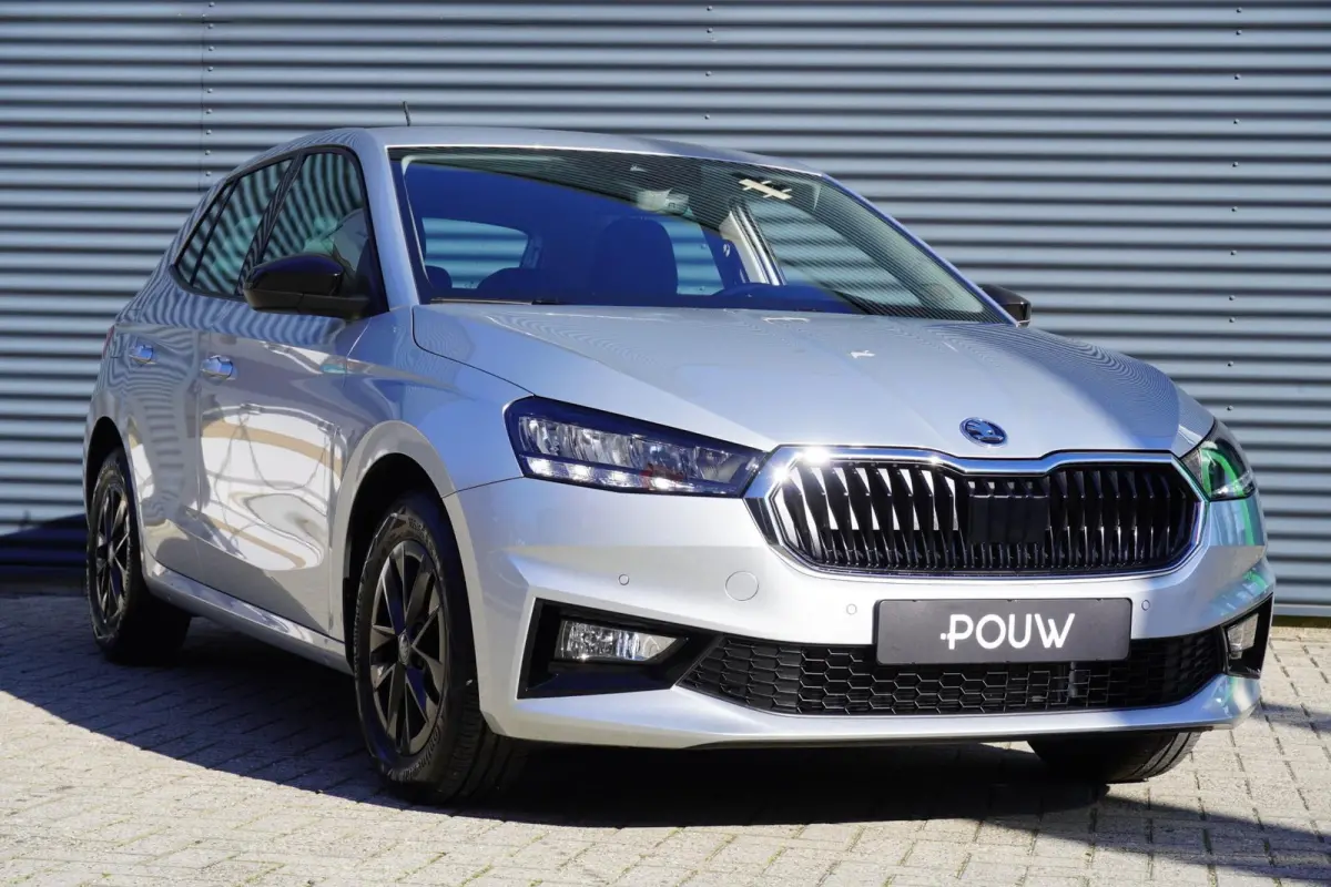 1.0 TSI 95pk Business Edition | Stoelverwarming | PDC Voor & Achter | Achteruitrijcamera | SmartLink