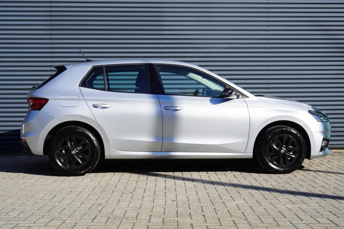 1.0 TSI 95pk Business Edition | Stoelverwarming | PDC Voor & Achter | Achteruitrijcamera | SmartLink
