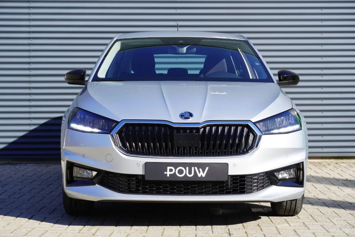 1.0 TSI 95pk Business Edition | Stoelverwarming | PDC Voor & Achter | Achteruitrijcamera | SmartLink