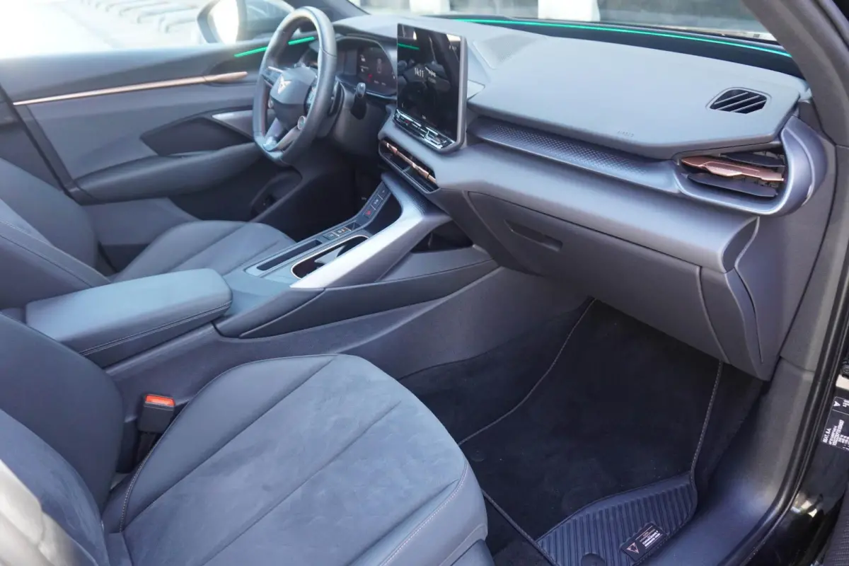 1.5 TSI e-Hybrid 272pk VZ Performance | Panoramadak | Trekhaak | Sennheiser | HUD | 360* Camera