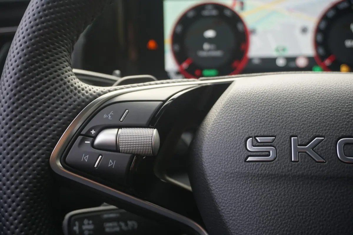 1.5 TSI 150pk DSG MHEV Sportline Business 7p | Trekhaak Pakket | Comfort Pakket