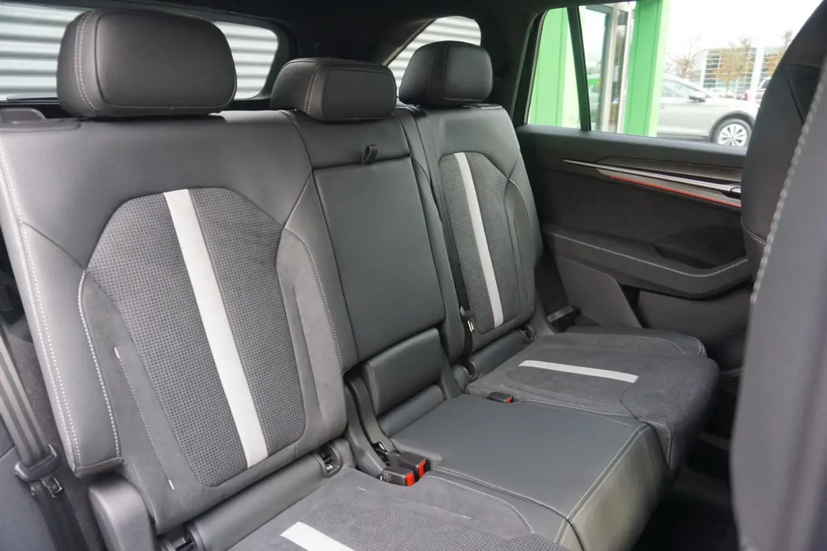 1.5 TSI 150pk DSG MHEV Sportline Business 7p | Trekhaak Pakket | Comfort Pakket