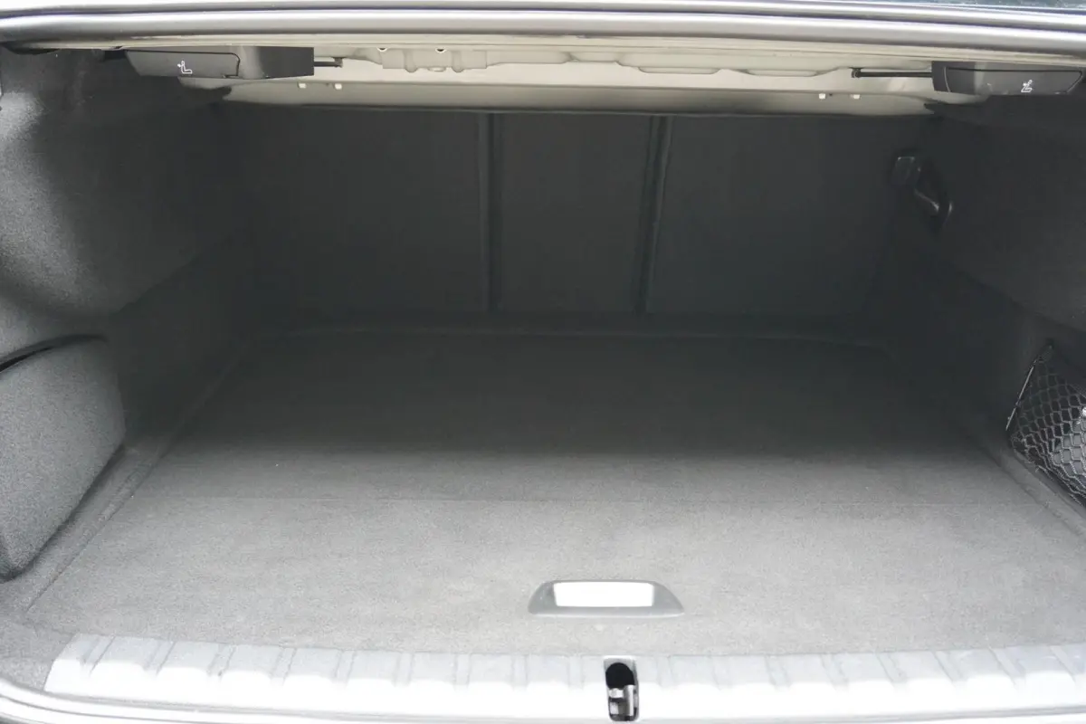 218i 136pk AUT Business Edition | Panoramadak | Adaptive Cruise | Apple CarPlay/ Android Auto | Grootlicht Assistent