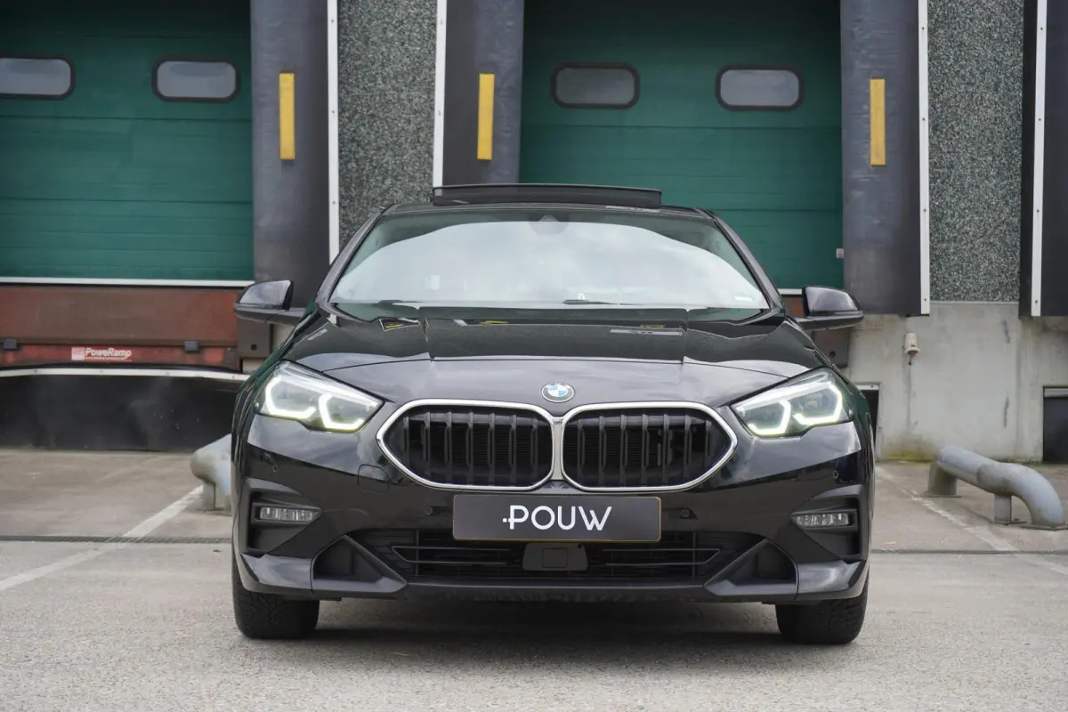 218i 136pk AUT Business Edition | Panoramadak | Adaptive Cruise | Apple CarPlay/ Android Auto | Grootlicht Assistent