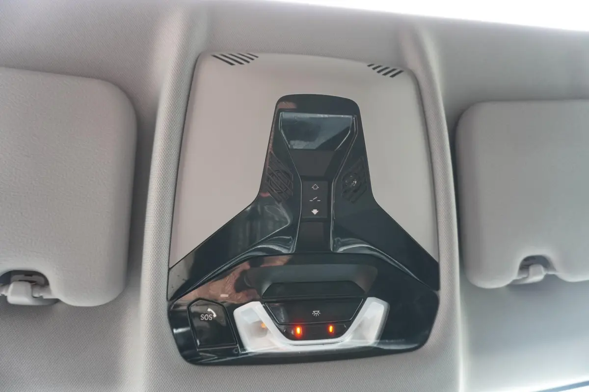 218i 136pk AUT Business Edition | Panoramadak | Adaptive Cruise | Apple CarPlay/ Android Auto | Grootlicht Assistent