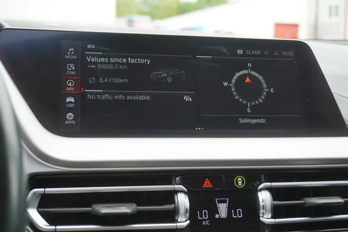 218i 136pk AUT Business Edition | Panoramadak | Adaptive Cruise | Apple CarPlay/ Android Auto | Grootlicht Assistent