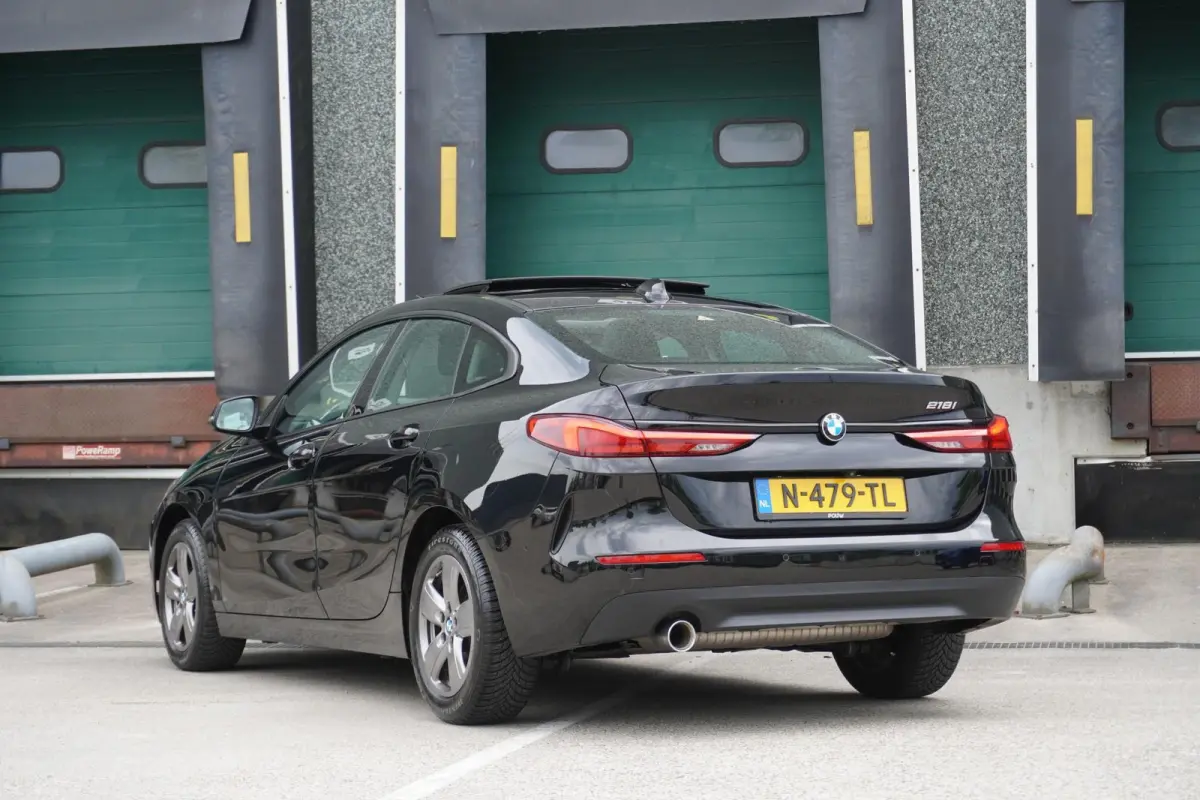218i 136pk AUT Business Edition | Panoramadak | Adaptive Cruise | Apple CarPlay/ Android Auto | Grootlicht Assistent