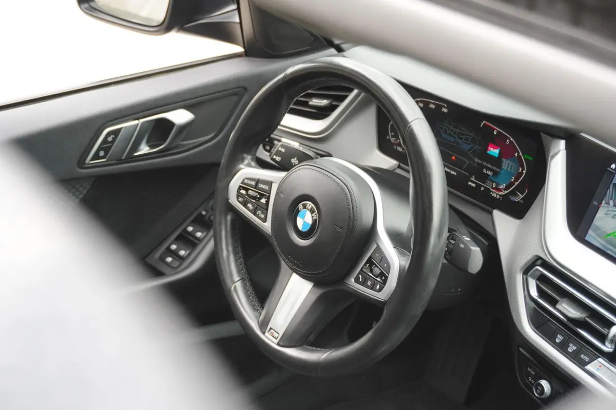 218i 136pk AUT Business Edition | Panoramadak | Adaptive Cruise | Apple CarPlay/ Android Auto | Grootlicht Assistent