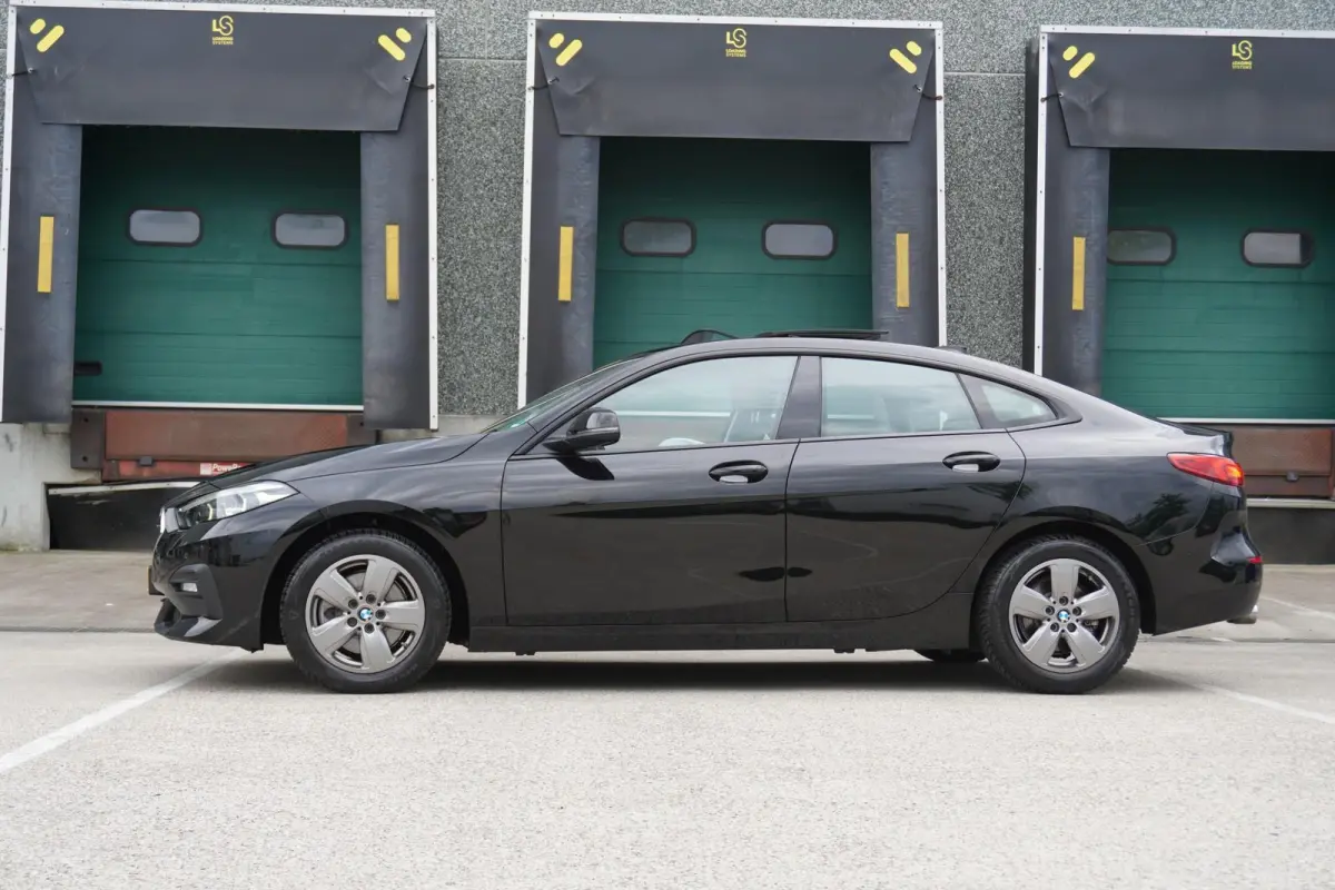 218i 136pk AUT Business Edition | Panoramadak | Adaptive Cruise | Apple CarPlay/ Android Auto | Grootlicht Assistent