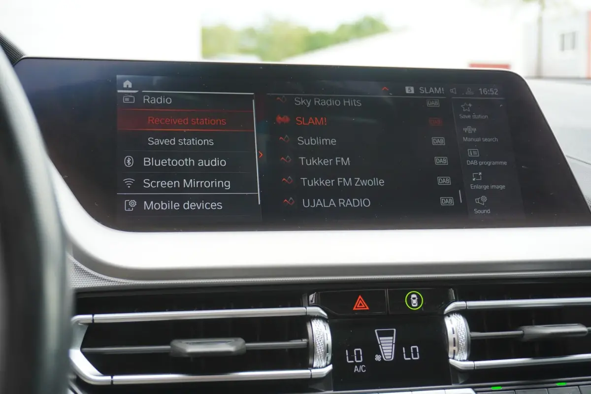 218i 136pk AUT Business Edition | Panoramadak | Adaptive Cruise | Apple CarPlay/ Android Auto | Grootlicht Assistent