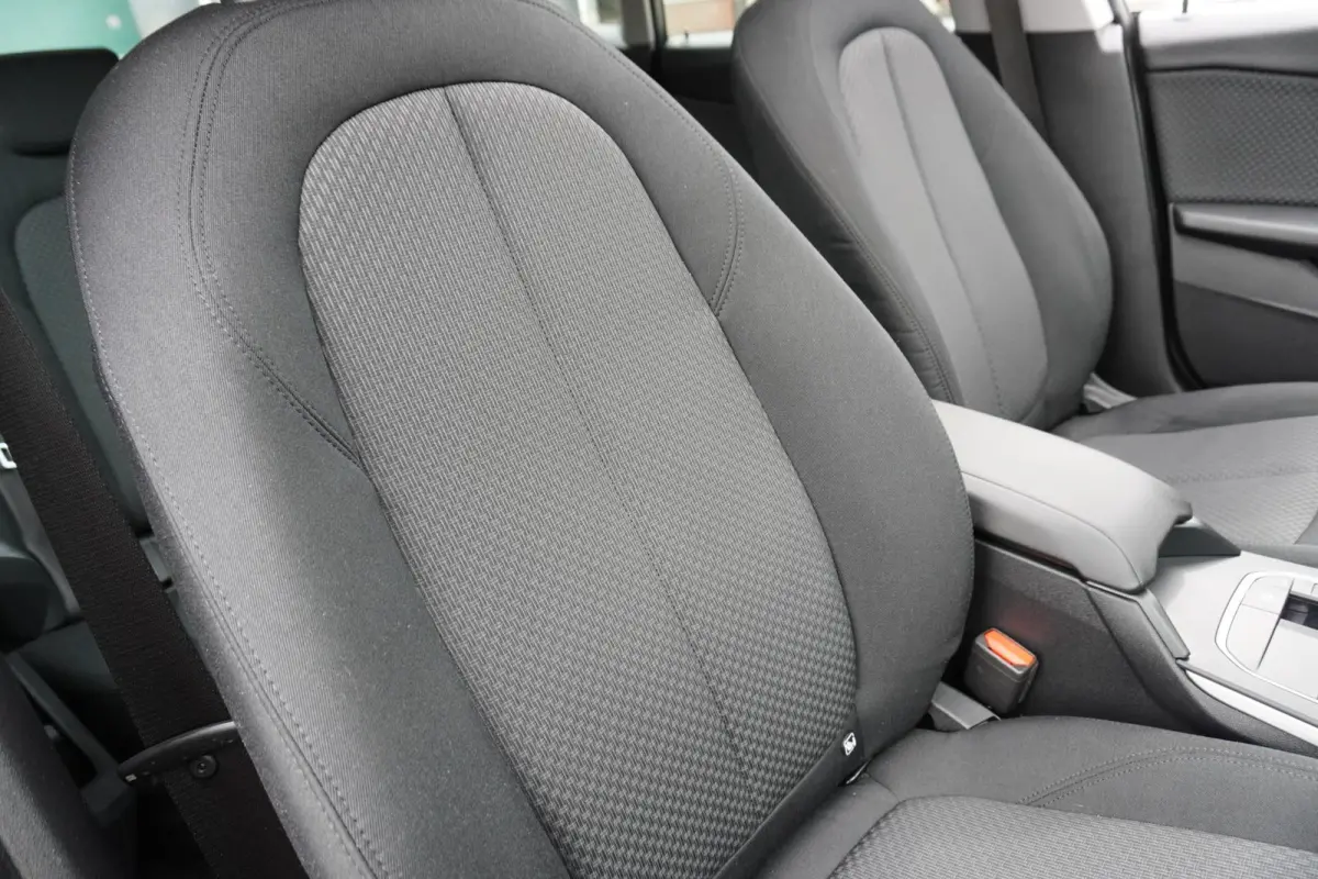 218i 136pk AUT Business Edition | Panoramadak | Adaptive Cruise | Apple CarPlay/ Android Auto | Grootlicht Assistent
