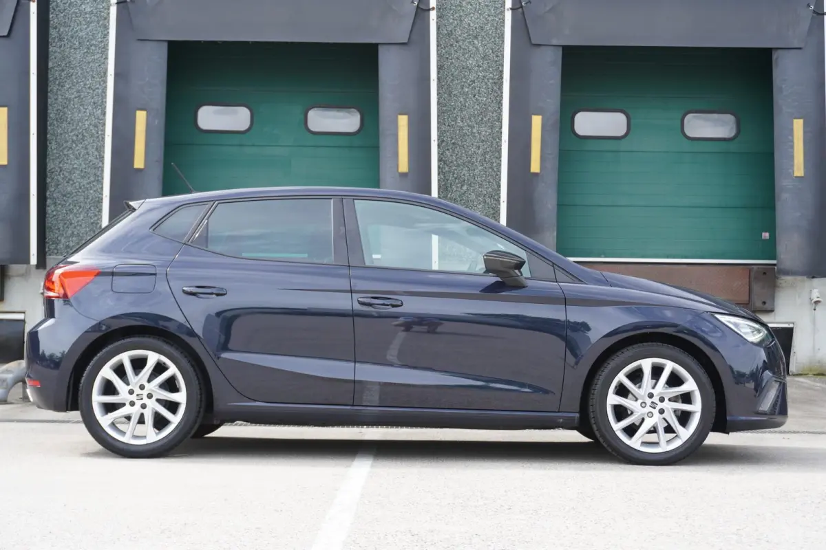 1.0 EcoTSI 95pk FR Business Intense | Stoelverwarming | Adaptive Cruise | Achteruitrijcamera | Full Link