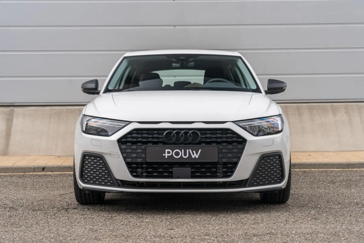 30 TFSI 115pk S tronic Edition | Smartphone Interface | Stoelverwarming | 17" Velgen | PDC | Clima | LED Verlichting |