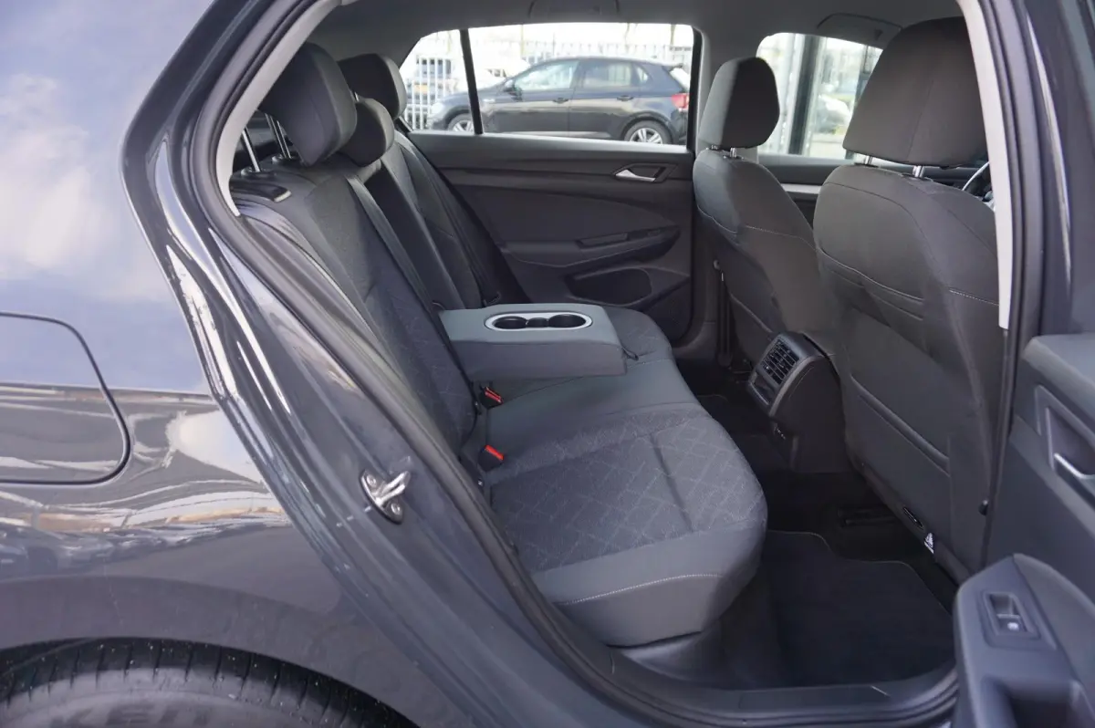 1.0 TSI 110pk Life | Navigatie | Apple Carplay & Android Auto | Navigatie |