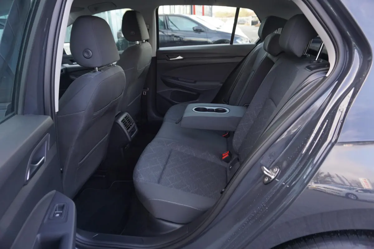 1.0 TSI 110pk Life | Navigatie | Apple Carplay & Android Auto | Navigatie |