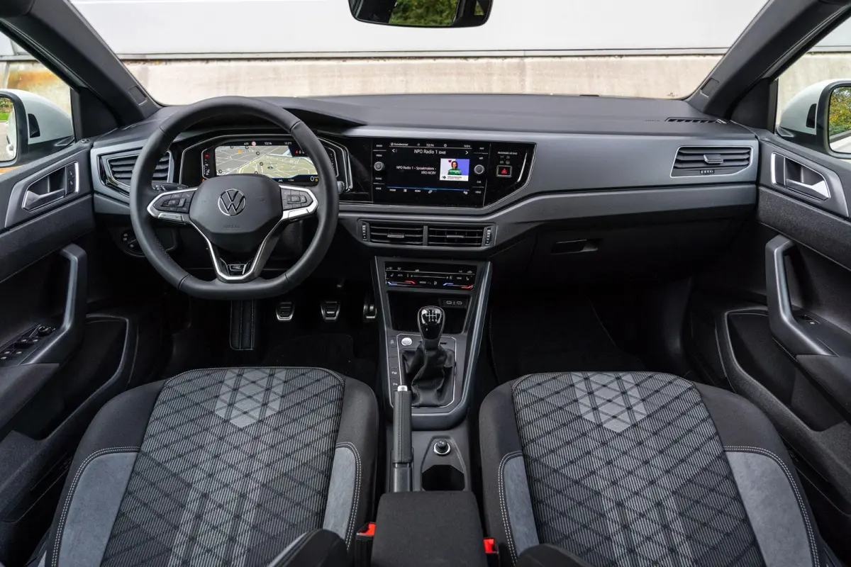 1.0 TSI 116pk R-Line Edition | Trekhaak Wegklapbaar | Assistentie Pakket