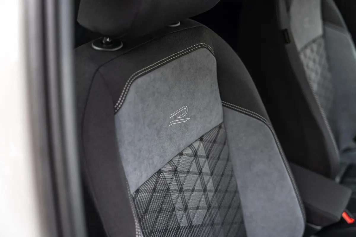 1.0 TSI 116pk R-Line Edition | Trekhaak Wegklapbaar | Assistentie Pakket