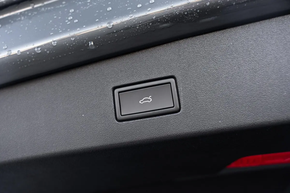 1.5 eHybrid 204pk R-Line Edition | Panoramadak | Trekhaak | Black Style