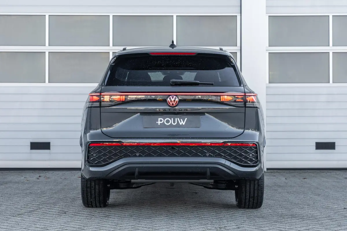 1.5 eHybrid 204pk R-Line Edition | Panoramadak | Trekhaak | Black Style