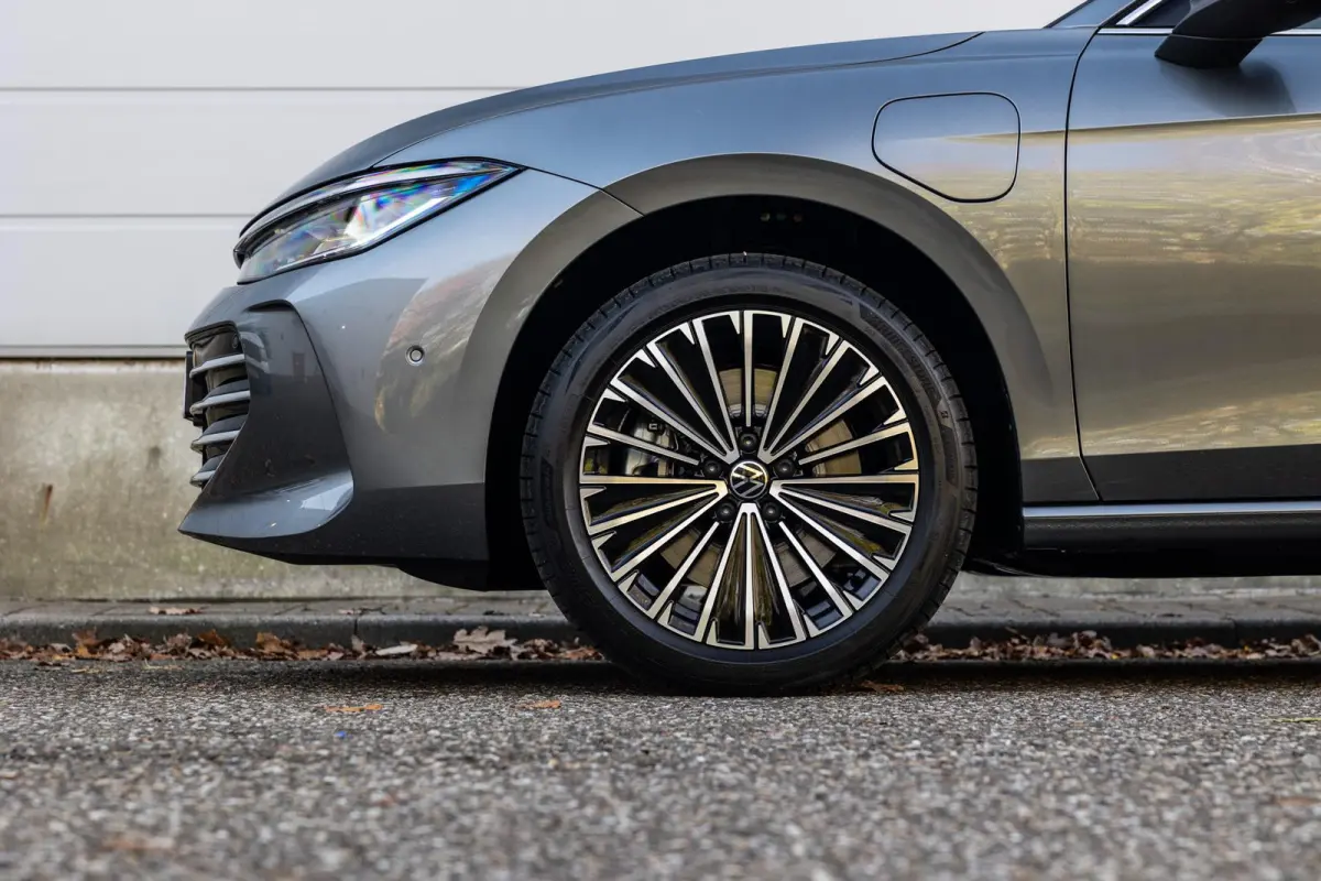 1.5 eHybrid 204pk DSG Elegance Business | Panoramadak | Trekhaak | Massage | Harman Kardon