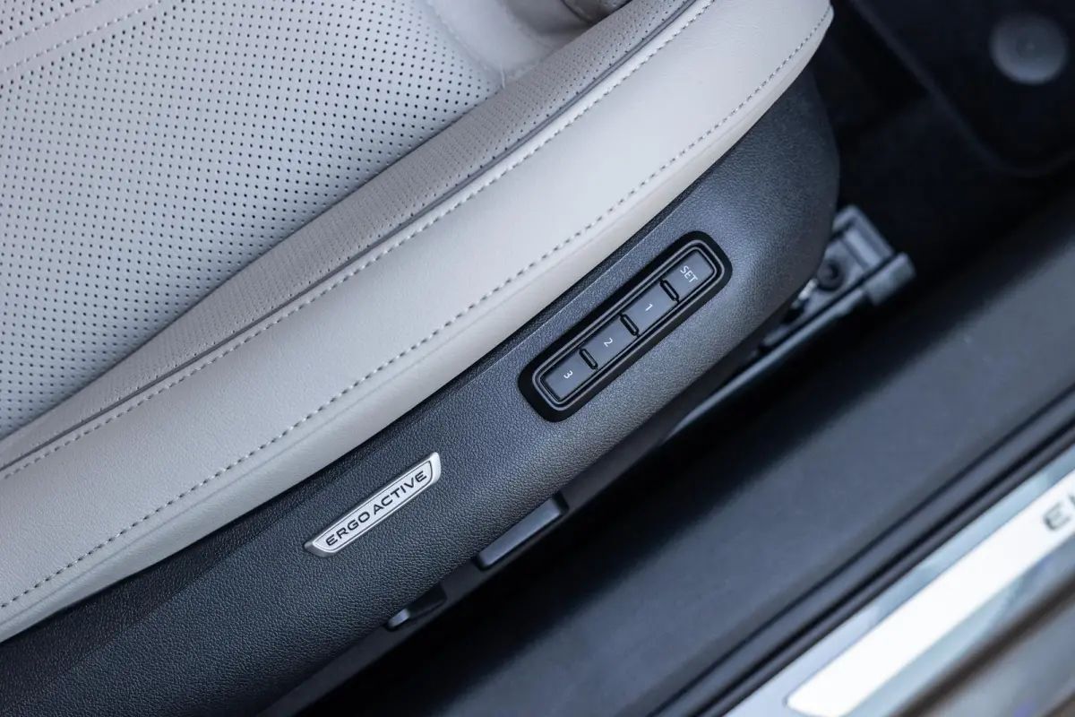 1.5 eHybrid 204pk DSG Elegance Business | Panoramadak | Trekhaak | Massage | Harman Kardon