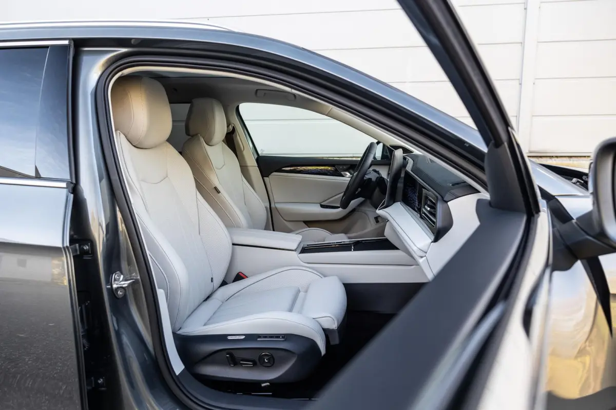 1.5 eHybrid 204pk DSG Elegance Business | Panoramadak | Trekhaak | Massage | Harman Kardon