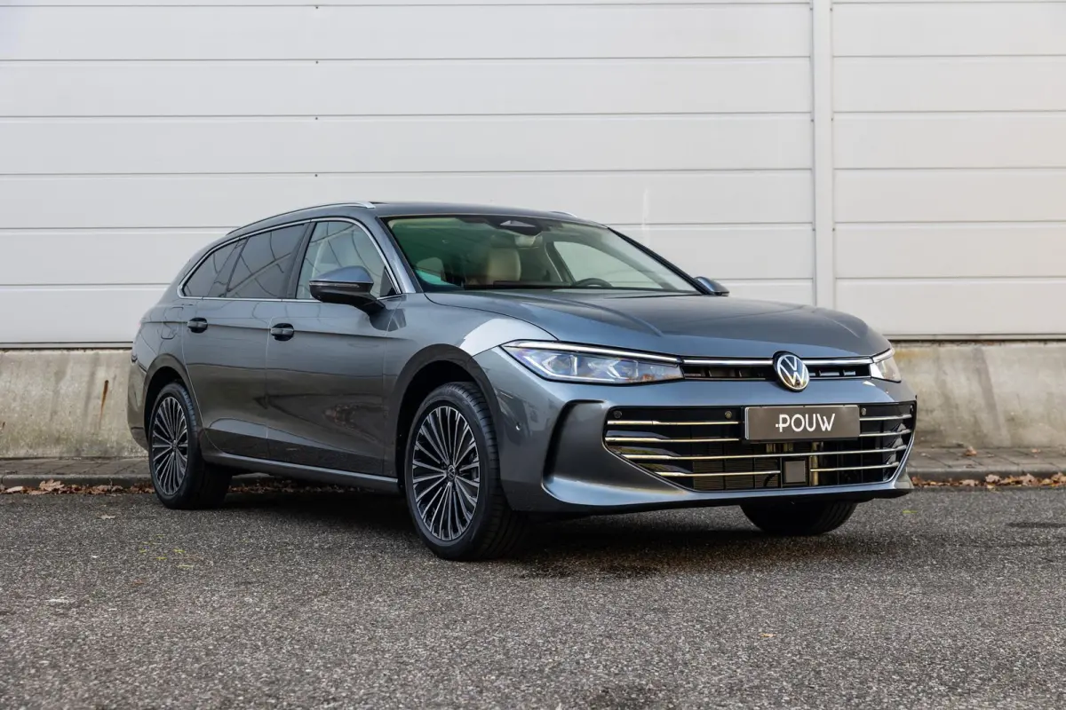 1.5 eHybrid 204pk DSG Elegance Business | Panoramadak | Trekhaak | Massage | Harman Kardon