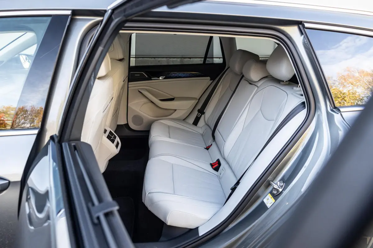 1.5 eHybrid 204pk DSG Elegance Business | Panoramadak | Trekhaak | Massage | Harman Kardon