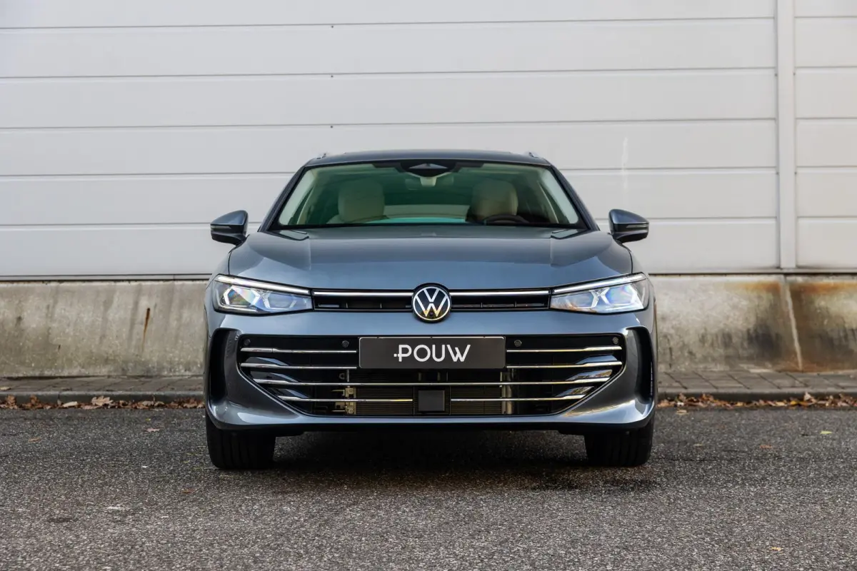 1.5 eHybrid 204pk DSG Elegance Business | Panoramadak | Trekhaak | Massage | Harman Kardon
