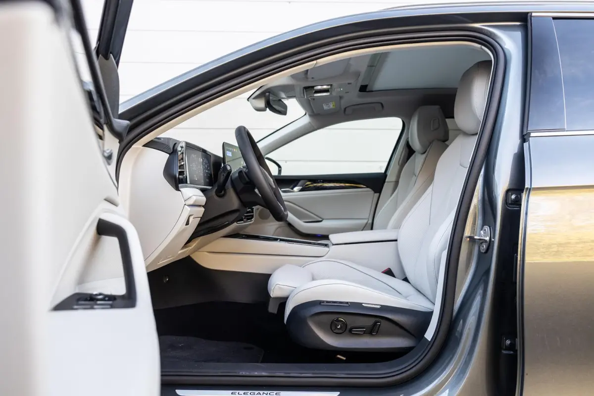 1.5 eHybrid 204pk DSG Elegance Business | Panoramadak | Trekhaak | Massage | Harman Kardon