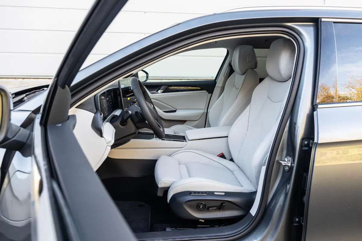 1.5 eHybrid 204pk DSG Elegance Business | Panoramadak | Trekhaak | Massage | Harman Kardon
