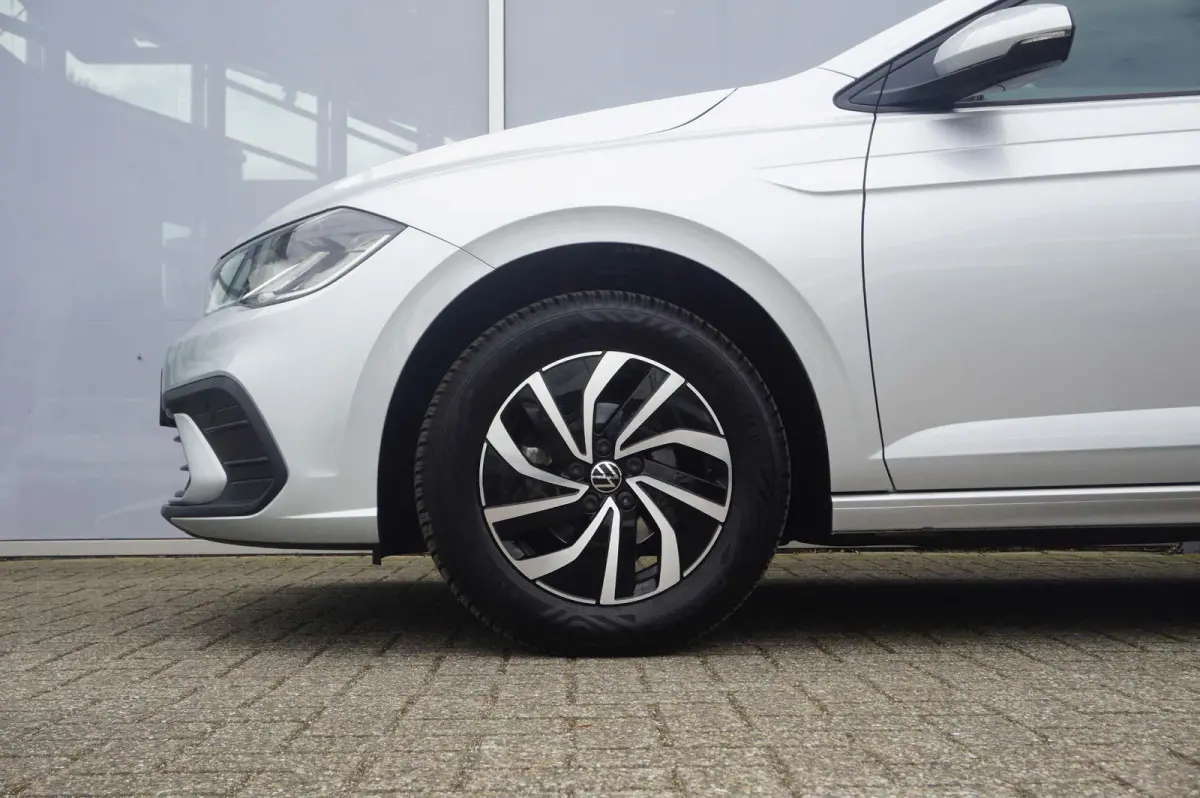 1.0 TSI 95pk Life | Apple Carplay & Android Auto | Parkeersensoren V+A | Adaptive Cruise