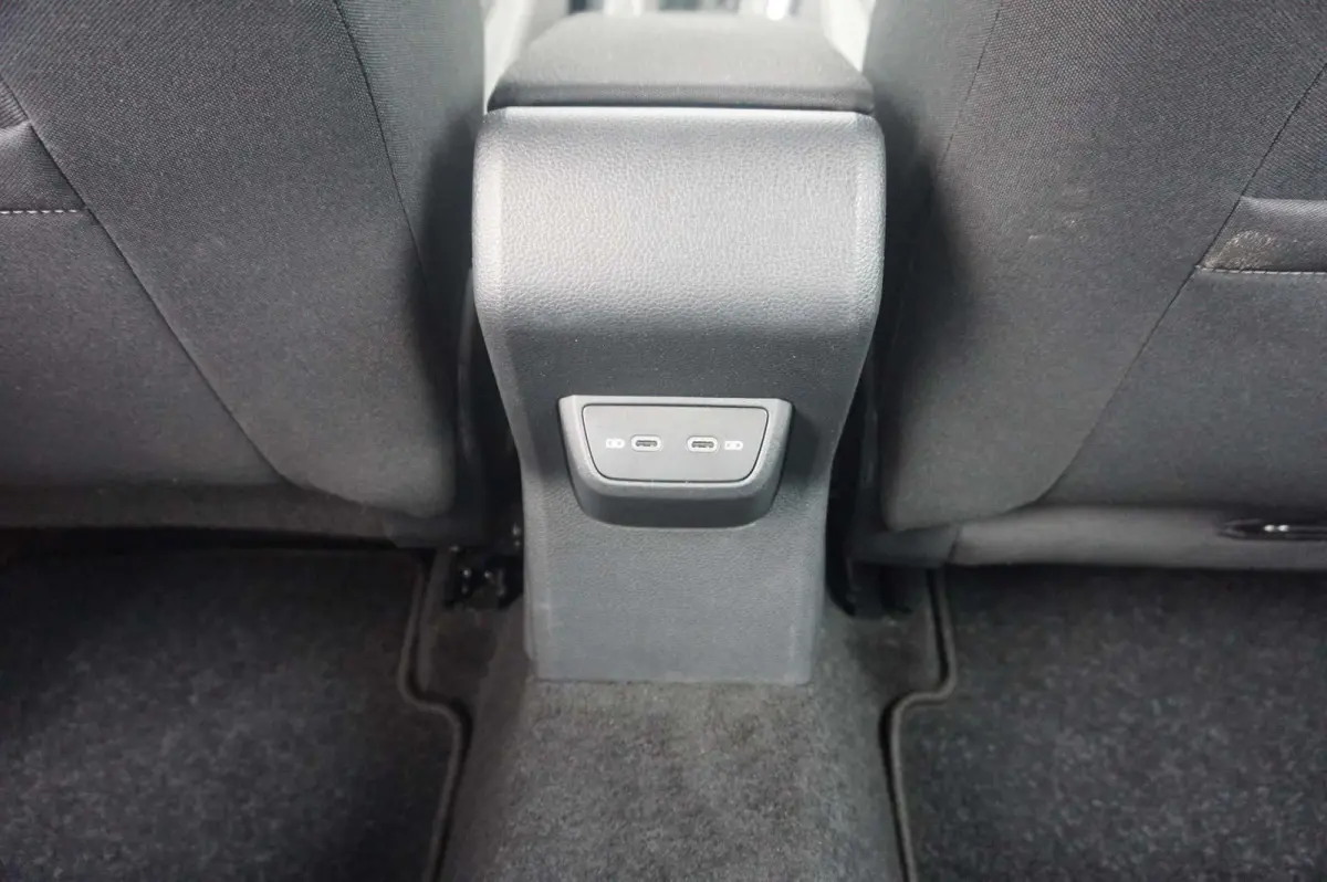 1.0 TSI 95pk Life | Apple Carplay & Android Auto | Parkeersensoren V+A | Adaptive Cruise