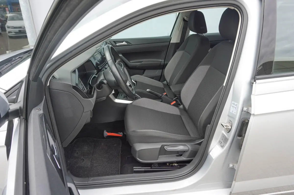 1.0 TSI 95pk Life | Apple Carplay & Android Auto | Parkeersensoren V+A | Adaptive Cruise