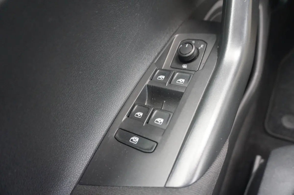1.0 TSI 95pk Life | Apple Carplay & Android Auto | Parkeersensoren V+A | Adaptive Cruise
