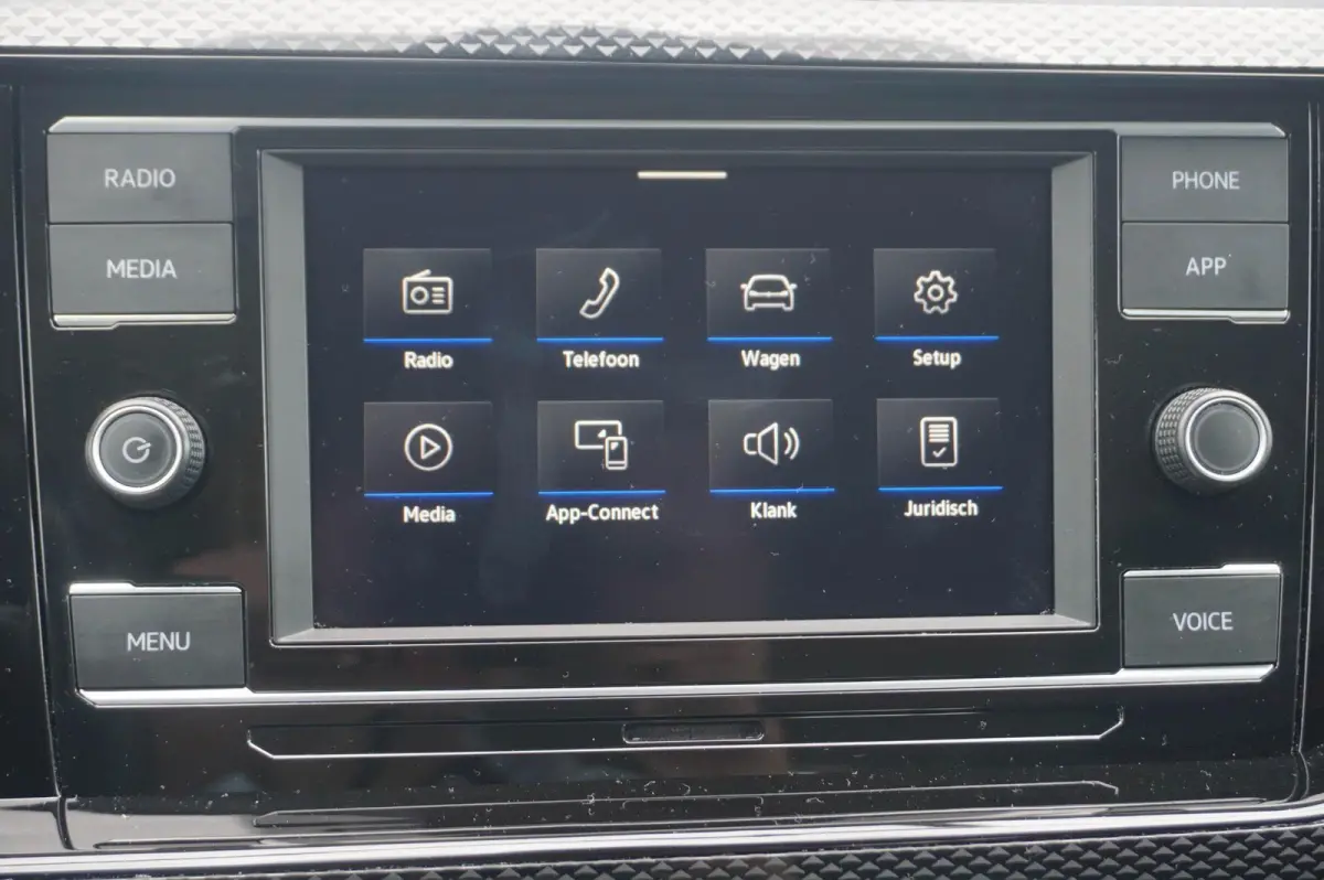1.0 TSI 95pk Life | Apple Carplay & Android Auto | Parkeersensoren V+A | Adaptive Cruise