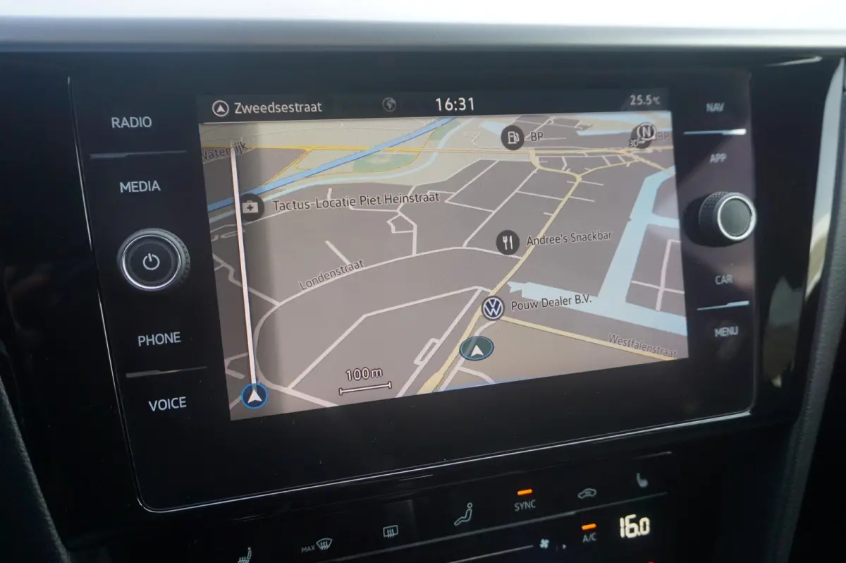 2.0 TSI 190pk DSG R-Line Business+ | Adaptive Cruise | Achterbank Verwarmd | Navigatie