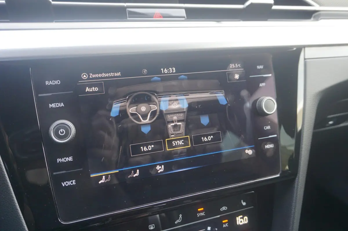 2.0 TSI 190pk DSG R-Line Business+ | Adaptive Cruise | Achterbank Verwarmd | Navigatie
