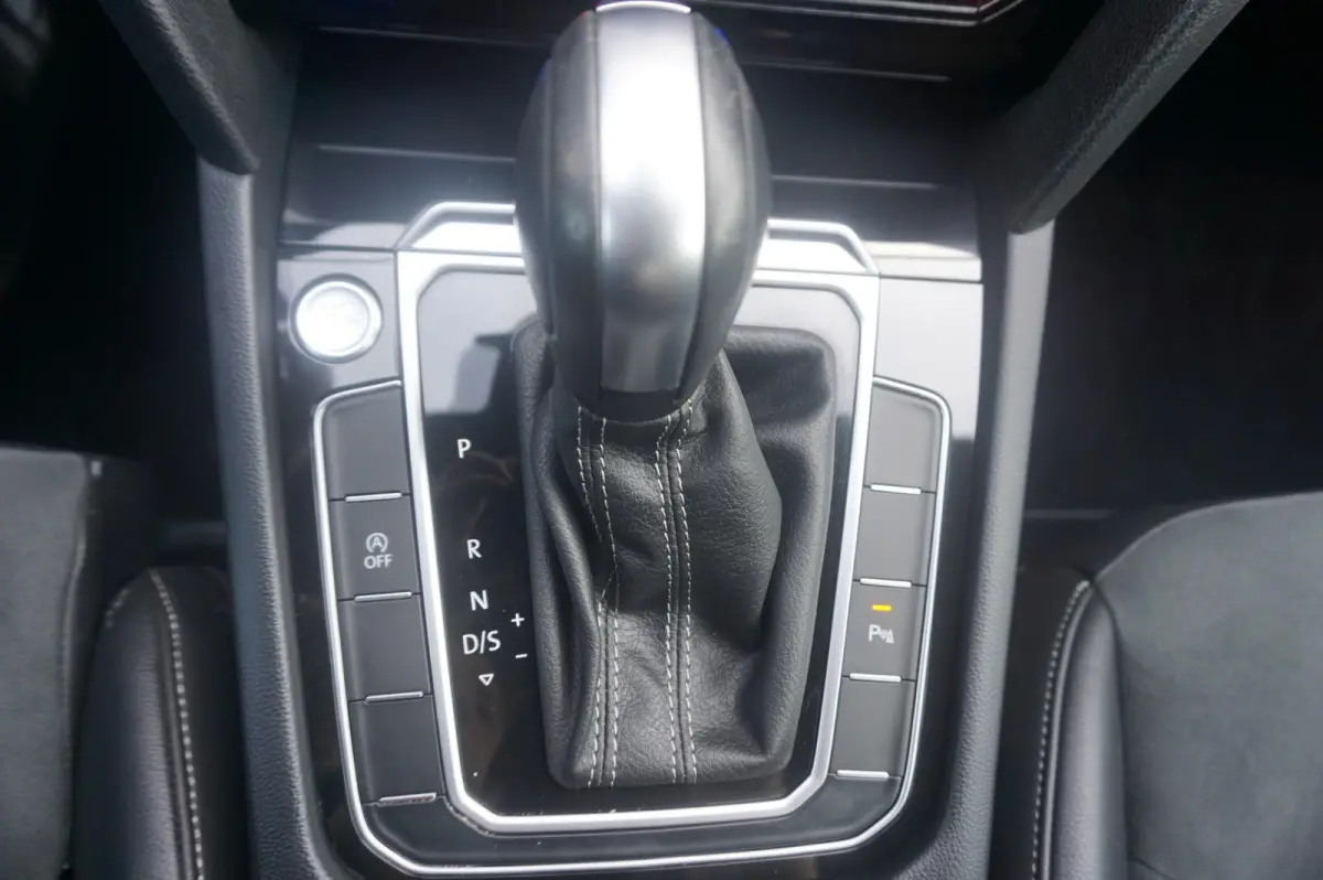 2.0 TSI 190pk DSG R-Line Business+ | Adaptive Cruise | Achterbank Verwarmd | Navigatie